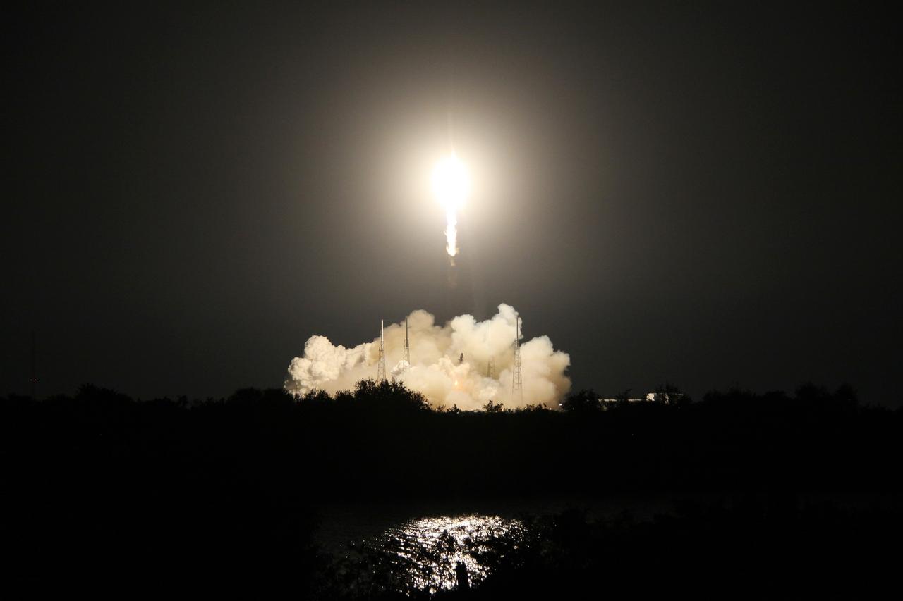 CAPE CANAVERAL, Fla. – SpaceX rocket lifts off from Space Launch Complex 40 at Cape Canaveral Air Force Station carrying the Dragon resupply spacecraft to the International Space Station. Liftoff was at 4:47 a.m. EST. The commercial resupply mission will deliver 3,700 pounds of scientific experiments, technology demonstrations and supplies, including critical materials to support 256 science and research investigations that will take place on the space station. Photo credit: NASA/Jim Grossman