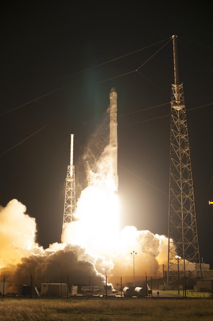 CAPE CANAVERAL, Fla. – SpaceX rocket lifts off from Space Launch Complex 40 at Cape Canaveral Air Force Station carrying the Dragon resupply spacecraft to the International Space Station. Liftoff was at 4:47 a.m. EST. The commercial resupply mission will deliver 3,700 pounds of scientific experiments, technology demonstrations and supplies, including critical materials to support 256 science and research investigations that will take place on the space station. Photo credit: NASA/Tony Gray and Kevin O’Connell