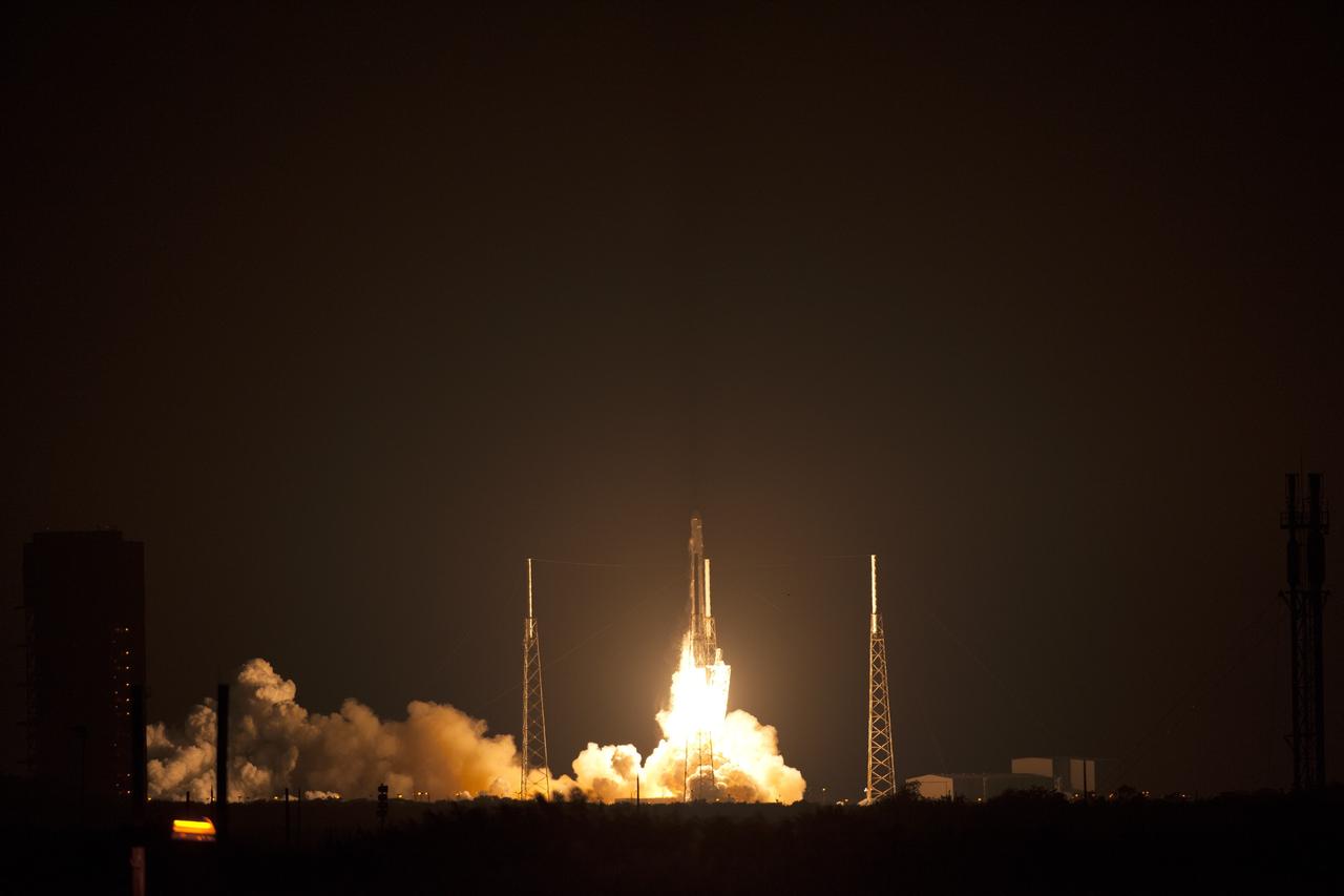 CAPE CANAVERAL, Fla. – SpaceX rocket lifts off from Space Launch Complex 40 at Cape Canaveral Air Force Station carrying the Dragon resupply spacecraft to the International Space Station. Liftoff was at 4:47 a.m. EST. The commercial resupply mission will deliver 3,700 pounds of scientific experiments, technology demonstrations and supplies, including critical materials to support 256 science and research investigations that will take place on the space station. Photo credit: NASA/George Roberts