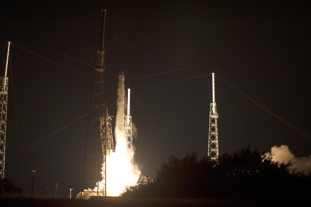CAPE CANAVERAL, Fla. – SpaceX rocket lifts off from Space Launch Complex 40 at Cape Canaveral Air Force Station carrying the Dragon resupply spacecraft to the International Space Station. Liftoff was at 4:47 a.m. EST. The commercial resupply mission will deliver 3,700 pounds of scientific experiments, technology demonstrations and supplies, including critical materials to support 256 science and research investigations that will take place on the space station. Photo credit: NASA/Kevin O'Connel & Tony Gray