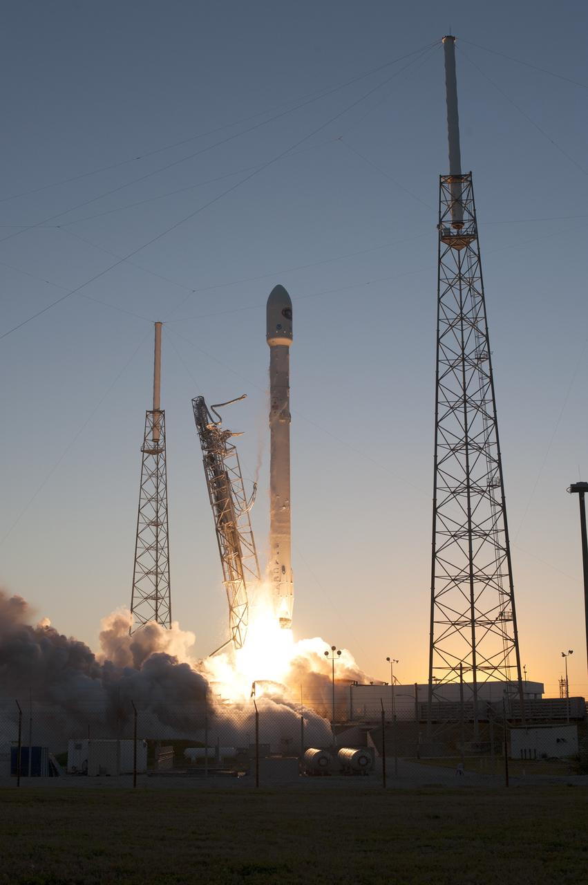 The SpaceX Falcon 9 rocket carrying NOAA’s Deep Space Climate Observatory spacecraft, or DSCOVR, lifts off from Space Launch Complex 40 at Cape Canaveral Air Force Station in Florida. Liftoff occurred at 6:03 p.m. EST. DSCOVR is a partnership between NOAA, NASA and the U.S. Air Force, and will maintain the nation's real-time solar wind monitoring capabilities. To learn more about DSCOVR, visit http://www.nesdis.noaa.gov/DSCOVR. Photo credit: NASA/Tony Gray and Tim Powers