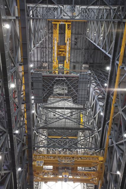 NASA image: VAB Platform K(2) Lift & Install into Highbay 3