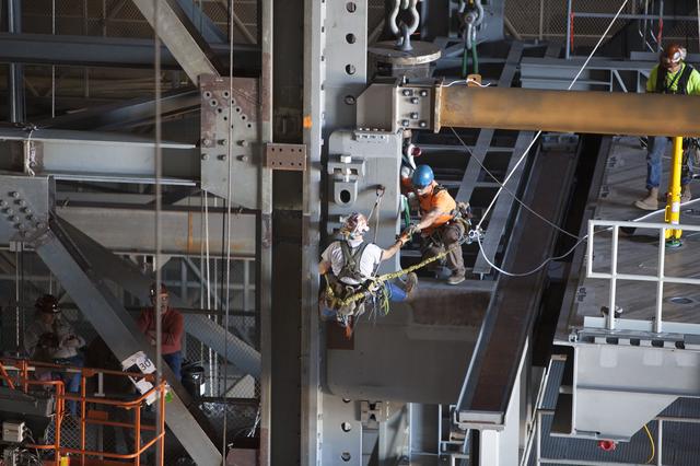 NASA image: VAB Platform K(2) Lift & Install into Highbay 3
