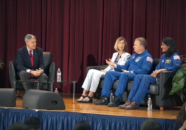 Commerical Crew Program (CCP) Astronauts Speak To Employees