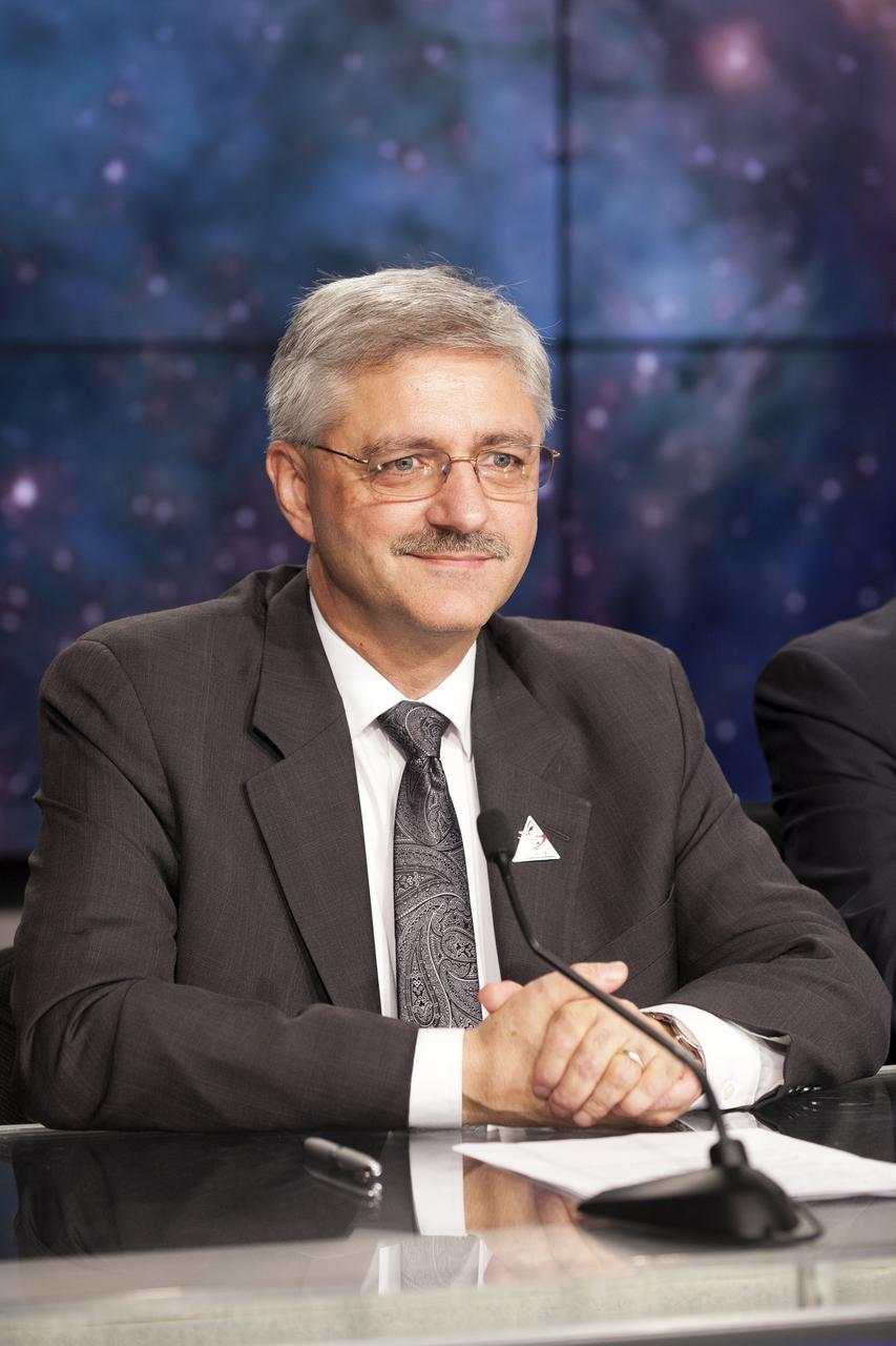 In the Kennedy Space Center’s Press Site auditorium, Geoffrey Yoder, acting associate administrator of NASA’s Science Mission Directorate in Washington, speaks to members of the media at a prelaunch news conference for the agency’s Origins, Spectral Interpretation, Resource Identification, Security-Regolith Explorer, or OSIRIS-REx spacecraft.