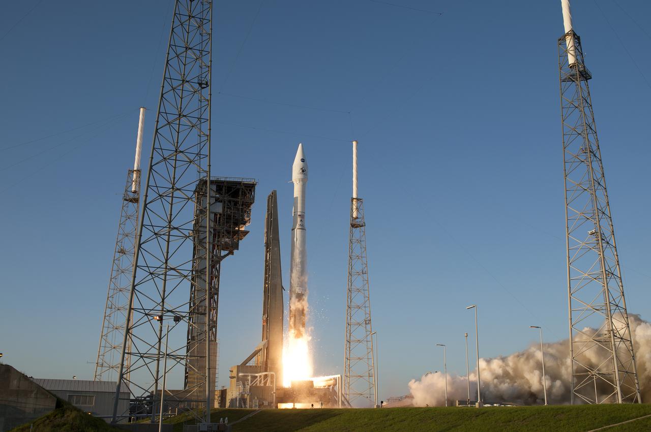 A United Launch Alliance Atlas V rocket lifts off from Space Launch Complex 41 at Cape Canaveral Air Force Station carrying NASA’s Origins, Spectral Interpretation, Resource Identification, Security-Regolith Explorer, or OSIRIS-REx spacecraft on the first U.S. mission to sample an asteroid, retrieve at least two ounces of surface material and return it to Earth for study. Liftoff was at 7:05 p.m. EDT. The asteroid, Bennu, may hold clues to the origin of the solar system and the source of water and organic molecules found on Earth.