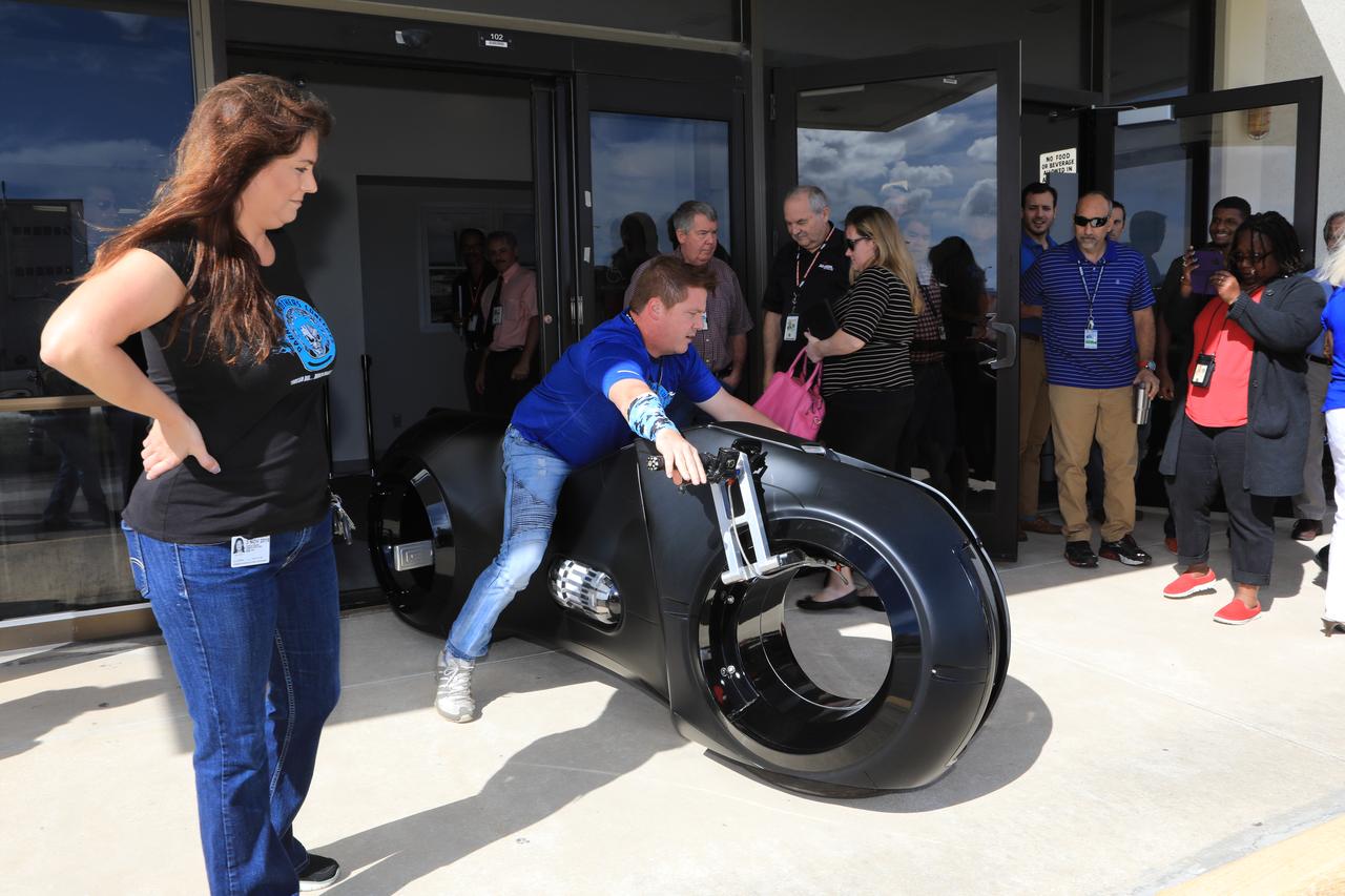During the 2016 Innovation Expo at NASA's Kennedy Space Center in Florida, representatives from Parker Brothers, known for designing and building outrageous custom vehicles, spoke to Kennedy employees about their creative thinking processes. Employees also were given an up-close look at their Neutron bike, featured in the movie “Tron.”