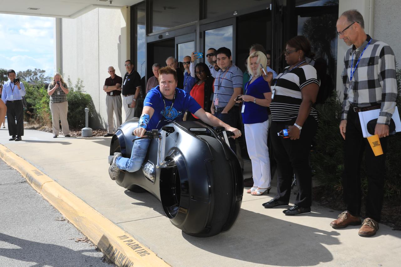 During the 2016 Innovation Expo at NASA's Kennedy Space Center in Florida, representatives from Parker Brothers, known for designing and building outrageous custom vehicles, spoke to Kennedy employees about their creative thinking processes. Employees also were given an up-close look at their Neutron bike, featured in the movie “Tron.”