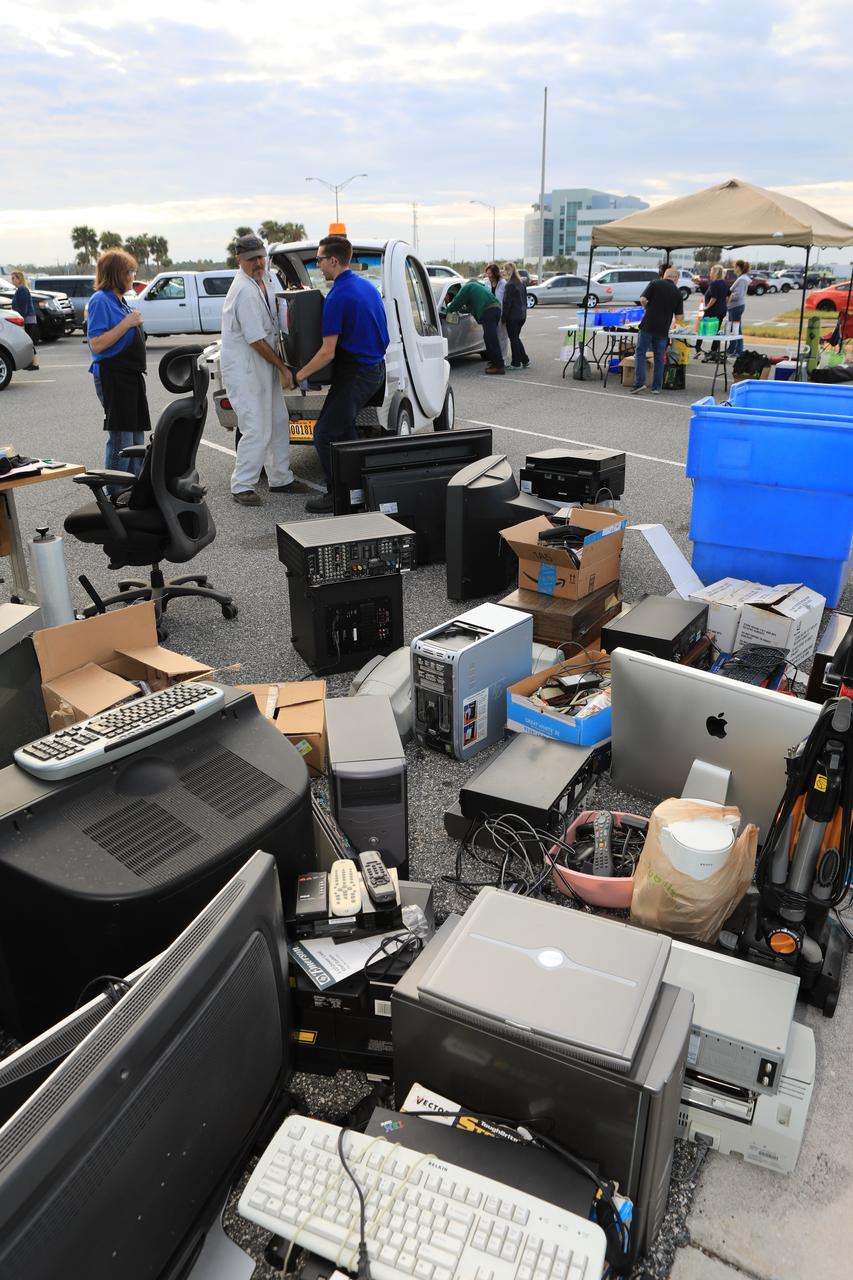 Computers, monitors, vacuum cleaners and other electronics have been donated by employees at NASA's Kennedy Space Center in Florida in conjunction with America Recycles Day. America Recycles Day is a nationally recognized initiative dedicated to promoting recycling in the United States. Kennedy partnered with several organizations in order to donate as many of the items as possible to those who could use them the most in the Space Coast community. Space center personnel brought in electronic waste, gently used household goods, clothing and more. The two-day event was sponsored by Kennedy's Sustainability team.