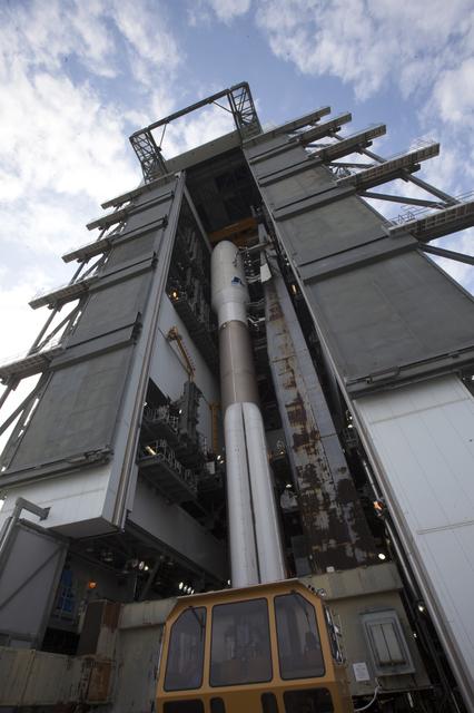 NASA image: GOES-R Rollout from VIF to Pad 41