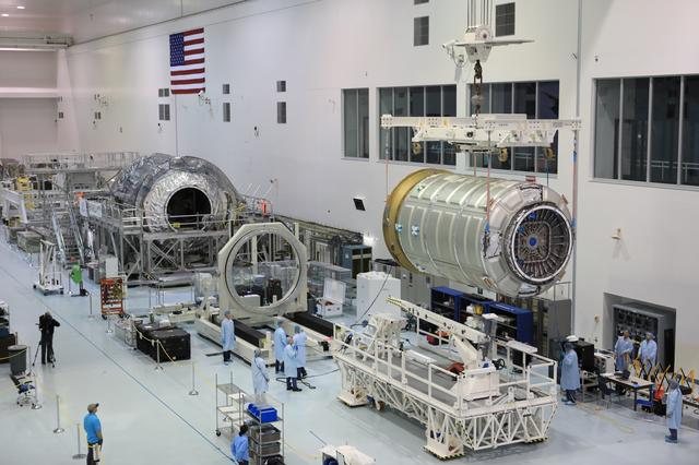 NASA image: OA-7 Cargo Module Move to Work Stand