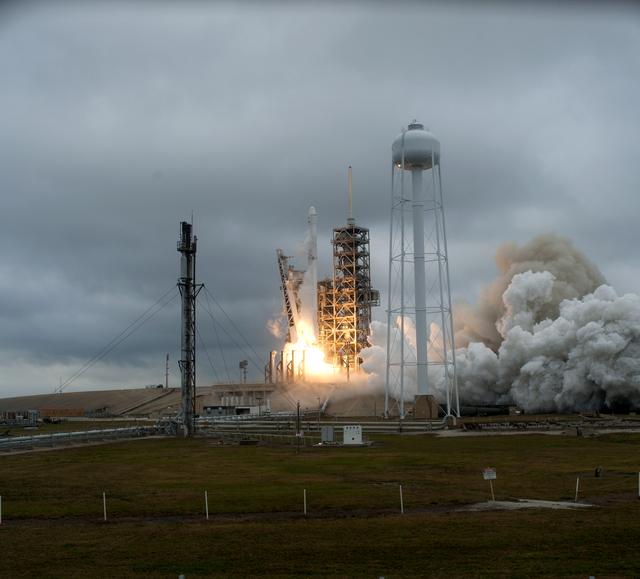 NASA image: SpaceX CRS-10 Liftoff