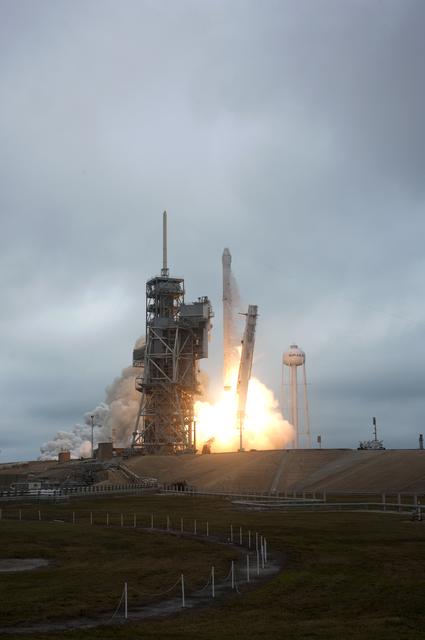 NASA image: SpaceX CRS-10 Liftoff