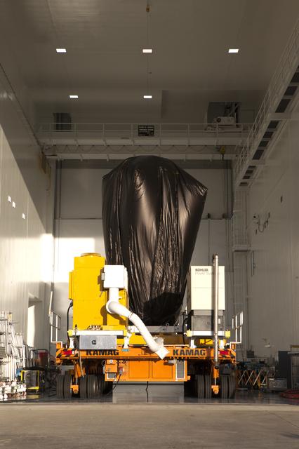NASA image: OA-7 Transport from SSPF to PHSF