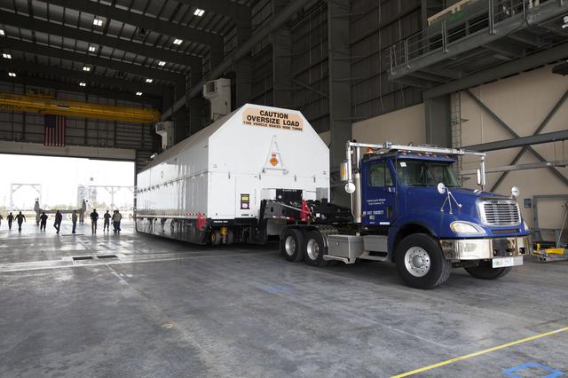 NASA image: Interim Cryogenic Propulsion Stage (ICPS) Arrival for EM-1