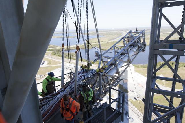 NASA image: Orion Service Module Umbilical (OSMU) Installation