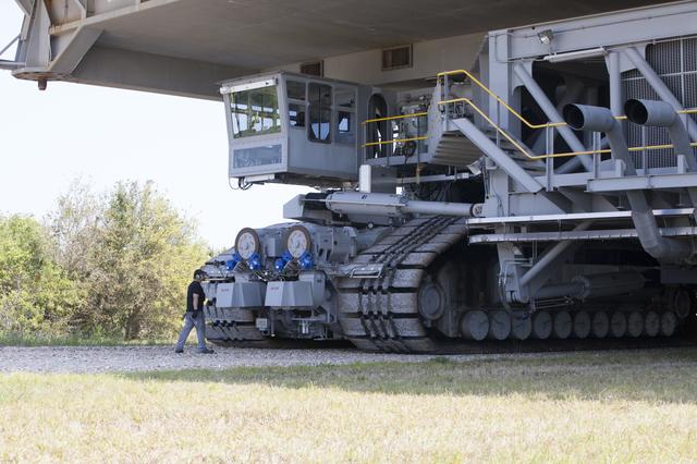 NASA image: MLP-1 on Crawler Transporter 2 (CT-2)
