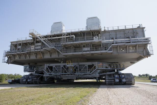 NASA image: MLP-1 on Crawler Transporter 2 (CT-2)