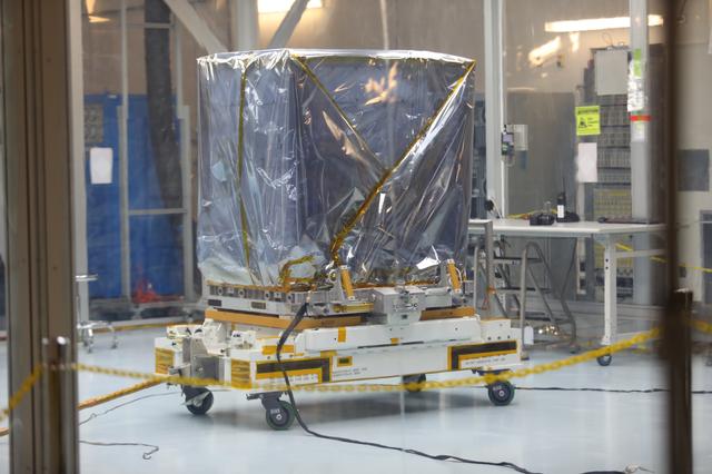 NASA image: NICER Packaging for SpaceX CRS-11