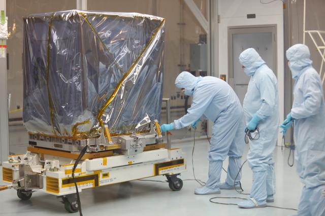 NASA image: NICER Packaging for SpaceX CRS-11