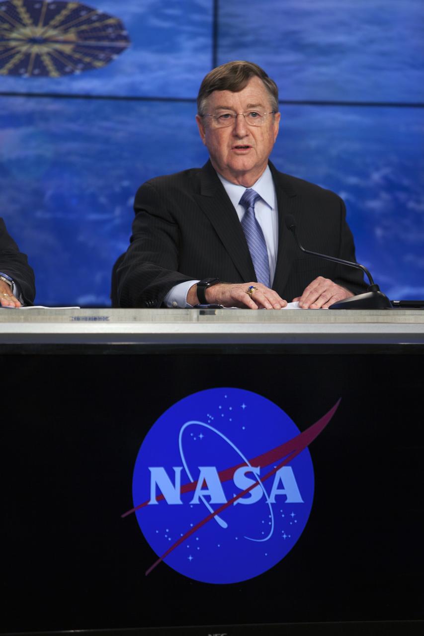 A prelaunch status briefing for Orbital ATK's seventh commercial resupply mission, CRS-7, to the International Space Station, is held at NASA Kennedy Space Center's Press Site in Florida. Participating in the briefing is Frank Culbertson, Space Systems Group president, Orbital ATK. Orbital ATK's Cygnus pressurized cargo module is set to launch atop the ULA Atlas V rocket from Space Launch Complex 41 at Cape Canaveral Air Force Station on April 18. Cygnus will deliver 7,600 pounds of supplies, equipment and scientific research materials to the space station. Liftoff is scheduled for 11:11 a.m. EDT. 