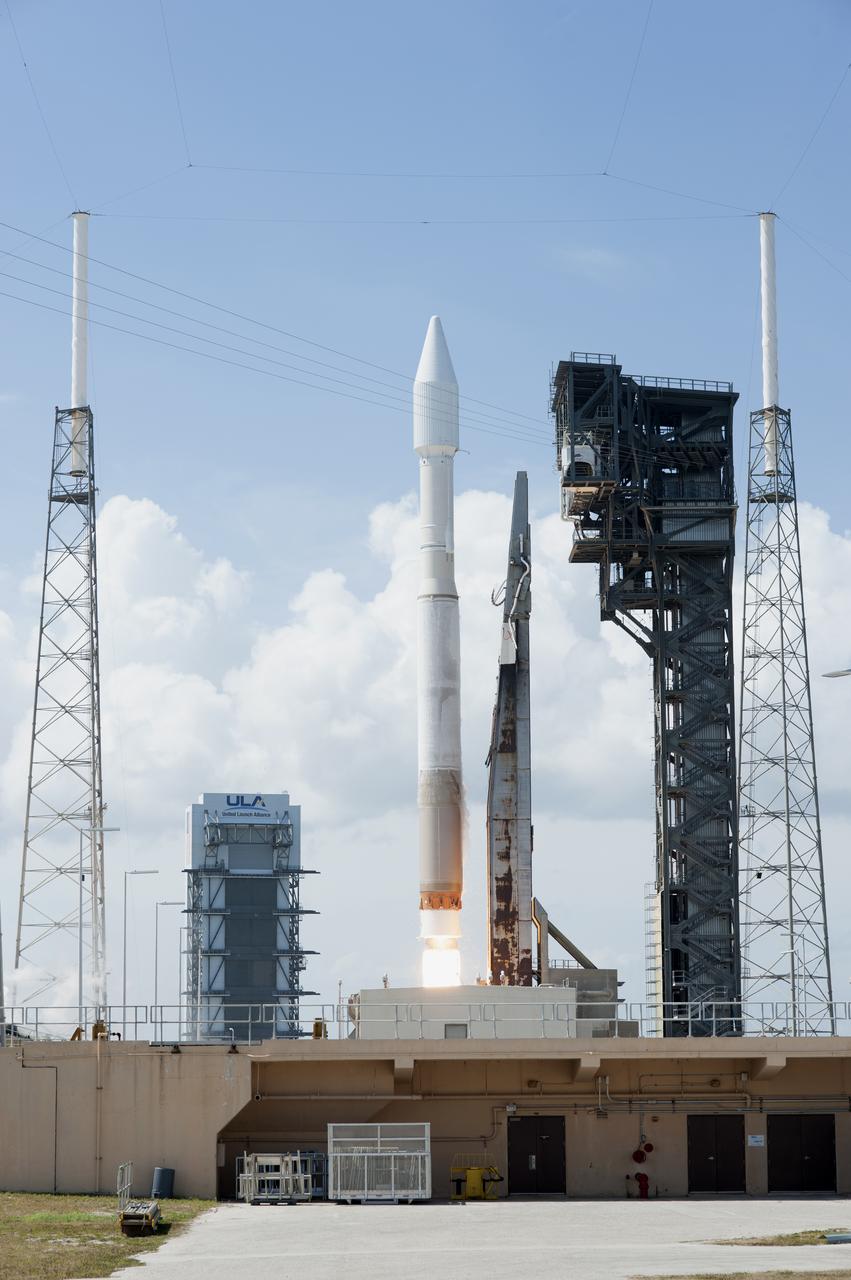 A United Launch Alliance Atlas V rocket lifts off at 11:11 a.m. EDT from Space Launch Complex 41 at Cape Canaveral Air Force Station in Florida, carrying the Orbital ATK Cygnus pressurized cargo module on the company's seventh commercial resupply services mission to the International Space Station. Cygnus will deliver 7,600 pounds of supplies, equipment and scientific research materials to the space station. 
