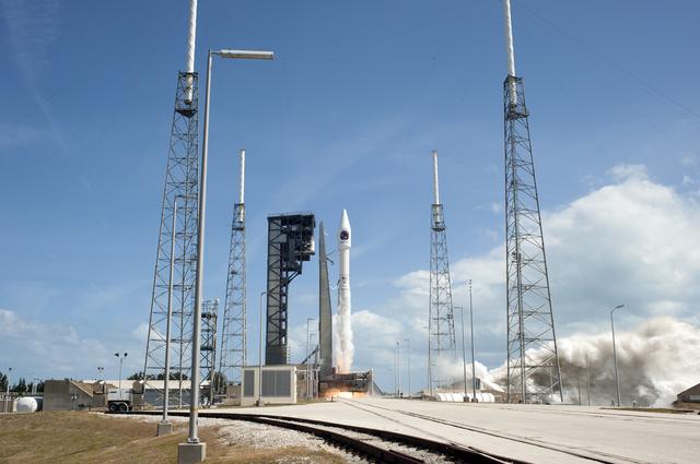 NASA image: Orbital ATK CRS-7 Liftoff
