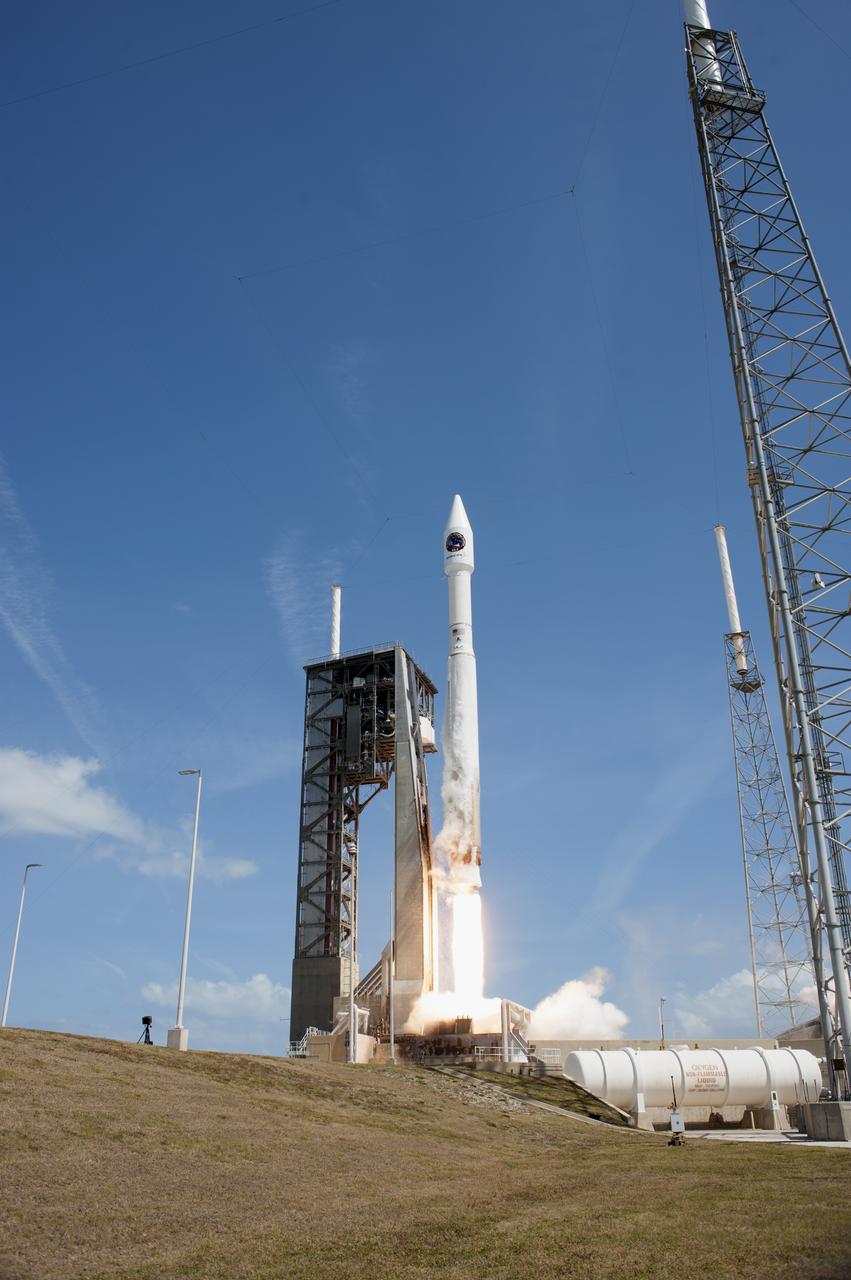 Against the backdrop of a bright blue sky, a United Launch Alliance Atlas V rocket lifts off from Space Launch Complex 41 at Cape Canaveral Air Force Station in Florida, carrying the Orbital ATK Cygnus pressurized cargo module on the company's seventh commercial resupply services mission to the International Space Station. Liftoff was at 11:11 a.m. EDT. Cygnus will deliver 7,600 pounds of supplies, equipment and scientific research materials to the space station. 