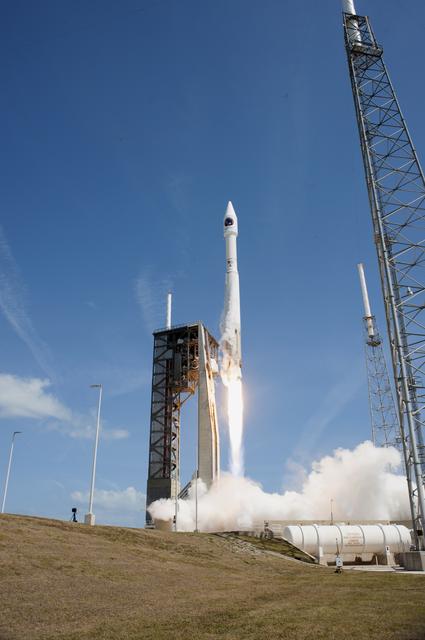 NASA image: Orbital ATK CRS-7 Liftoff