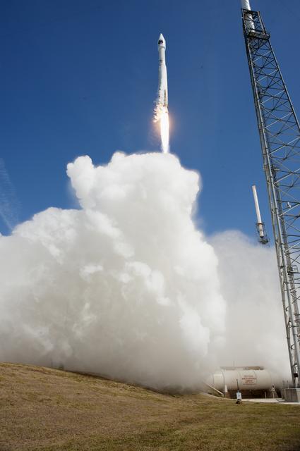 NASA image: Orbital ATK CRS-7 Liftoff