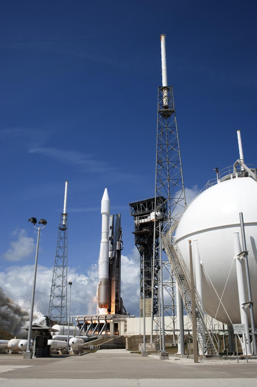 Against the backdrop of a bright blue sky, a United Launch Alliance Atlas V rocket lifts off from Space Launch Complex 41 at Cape Canaveral Air Force Station in Florida, carrying the Orbital ATK Cygnus pressurized cargo module on the company's seventh commercial resupply services mission to the International Space Station. Liftoff was at 11:11 a.m. EDT. Cygnus will deliver 7,600 pounds of supplies, equipment and scientific research materials to the space station.