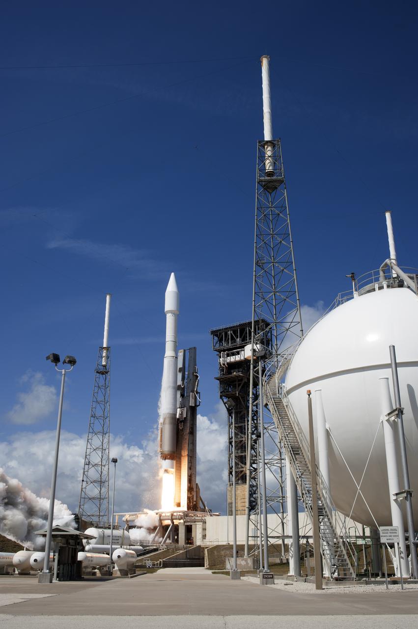 Against the backdrop of a bright blue sky, a United Launch Alliance Atlas V rocket lifts off from Space Launch Complex 41 at Cape Canaveral Air Force Station in Florida, carrying the Orbital ATK Cygnus pressurized cargo module on the company's seventh commercial resupply services mission to the International Space Station. Liftoff was at 11:11 a.m. EDT. Cygnus will deliver 7,600 pounds of supplies, equipment and scientific research materials to the space station.