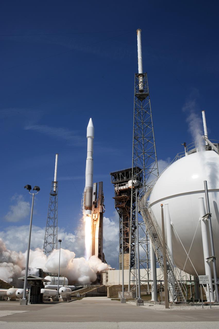 Against the backdrop of a bright blue sky, a United Launch Alliance Atlas V rocket lifts off from Space Launch Complex 41 at Cape Canaveral Air Force Station in Florida, carrying the Orbital ATK Cygnus pressurized cargo module on the company's seventh commercial resupply services mission to the International Space Station. Liftoff was at 11:11 a.m. EDT. Cygnus will deliver 7,600 pounds of supplies, equipment and scientific research materials to the space station.