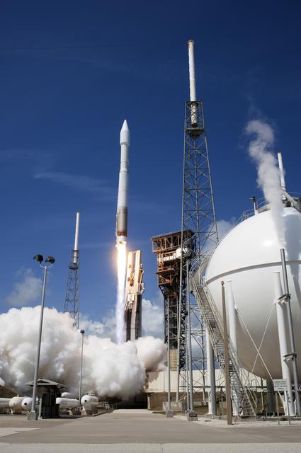 NASA image: Orbital ATK CRS-7 Liftoff