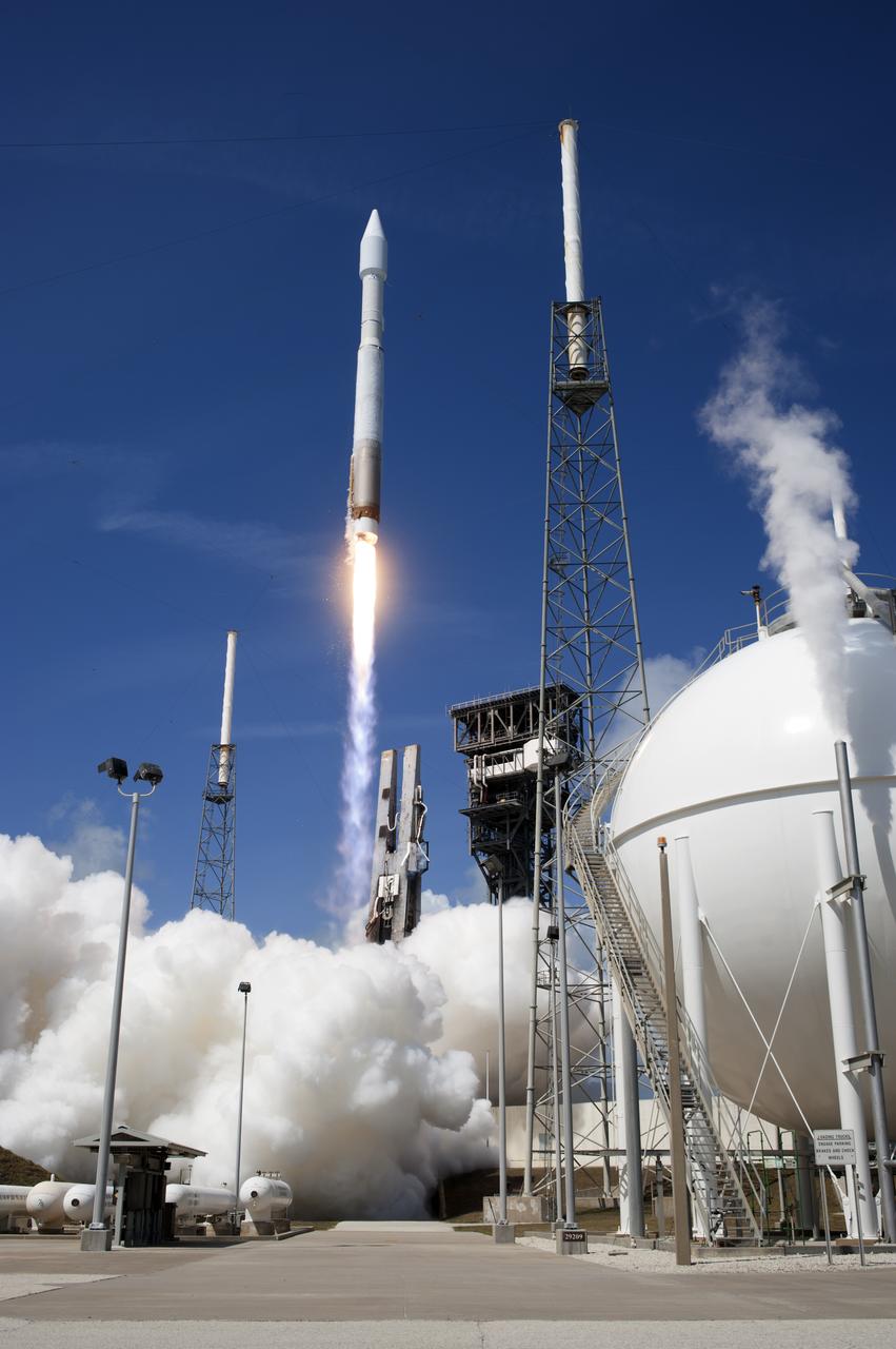 Against the backdrop of a bright blue sky, a United Launch Alliance Atlas V soars upward after liftoff from Space Launch Complex 41 at Cape Canaveral Air Force Station in Florida, carrying the Orbital ATK Cygnus pressurized cargo module on the company's seventh commercial resupply services mission to the International Space Station. Liftoff was at 11:11 a.m. EDT. Cygnus will deliver 7,600 pounds of supplies, equipment and scientific research materials to the space station.