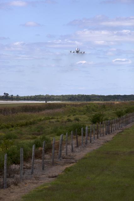Orion EM-1 Crew Module Structural Test Article loaded onto Guppy
