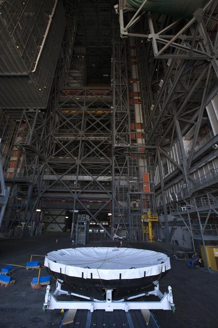 NASA image: Orion EFT-1 Heat Shield Move from LASF to VAB Highbay 2