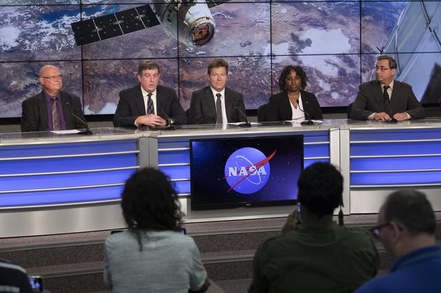 NASA image: SpaceX CRS-11 Prelaunch News Conference