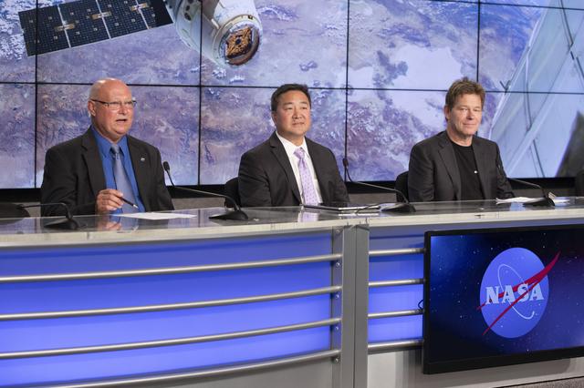 NASA image: SpaceX CRS-11 Post Launch News Conference