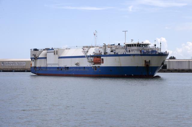 NASA image: TDRS-M Atlas V First and Second Stage Arrival