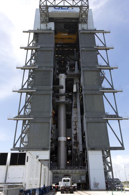 NASA image: TDRS-M Atlas V Second Stage Centaur Off-Site Vertical Integratio