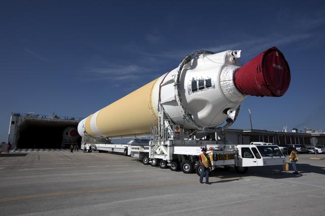 NASA image: ULA Delta IV Heavy Common Booster Cores for the Parker Solar Pro