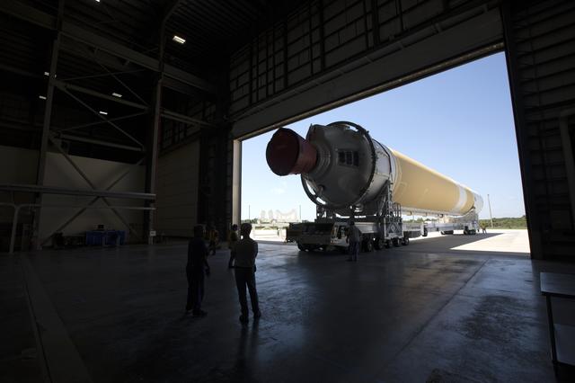 NASA image: ULA Delta IV Heavy Common Booster Cores for the Parker Solar Pro