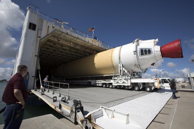 NASA image: ULA Delta IV Heavy Common Booster Cores for the Parker Solar Pro
