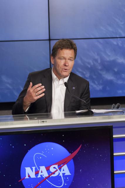 NASA image: SpaceX CRS-12 Prelaunch News Conference