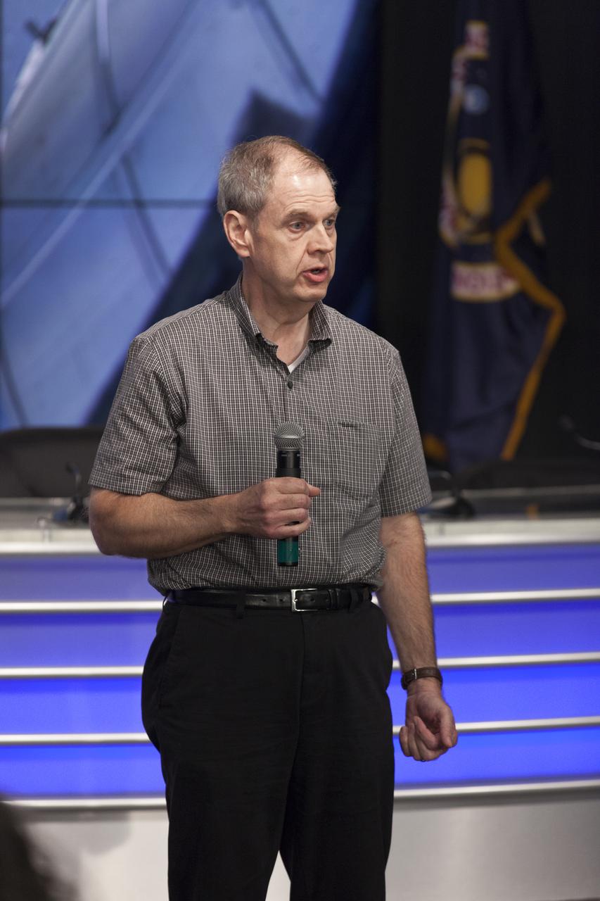Chip Hardy, Kestrel Eye program manager for the U.S. Army Space and Missile Defense Command, speaks to members of social media in the Kennedy Space Center’s Press Site auditorium. The briefing focused on research planned for launch to the International Space Station. The scientific materials and supplies will be aboard a Dragon spacecraft scheduled for launch from Kennedy’s Launch Complex 39A on Aug. 14 atop a SpaceX Falcon 9 rocket on the company's 12th Commercial Resupply Services mission to the space station.