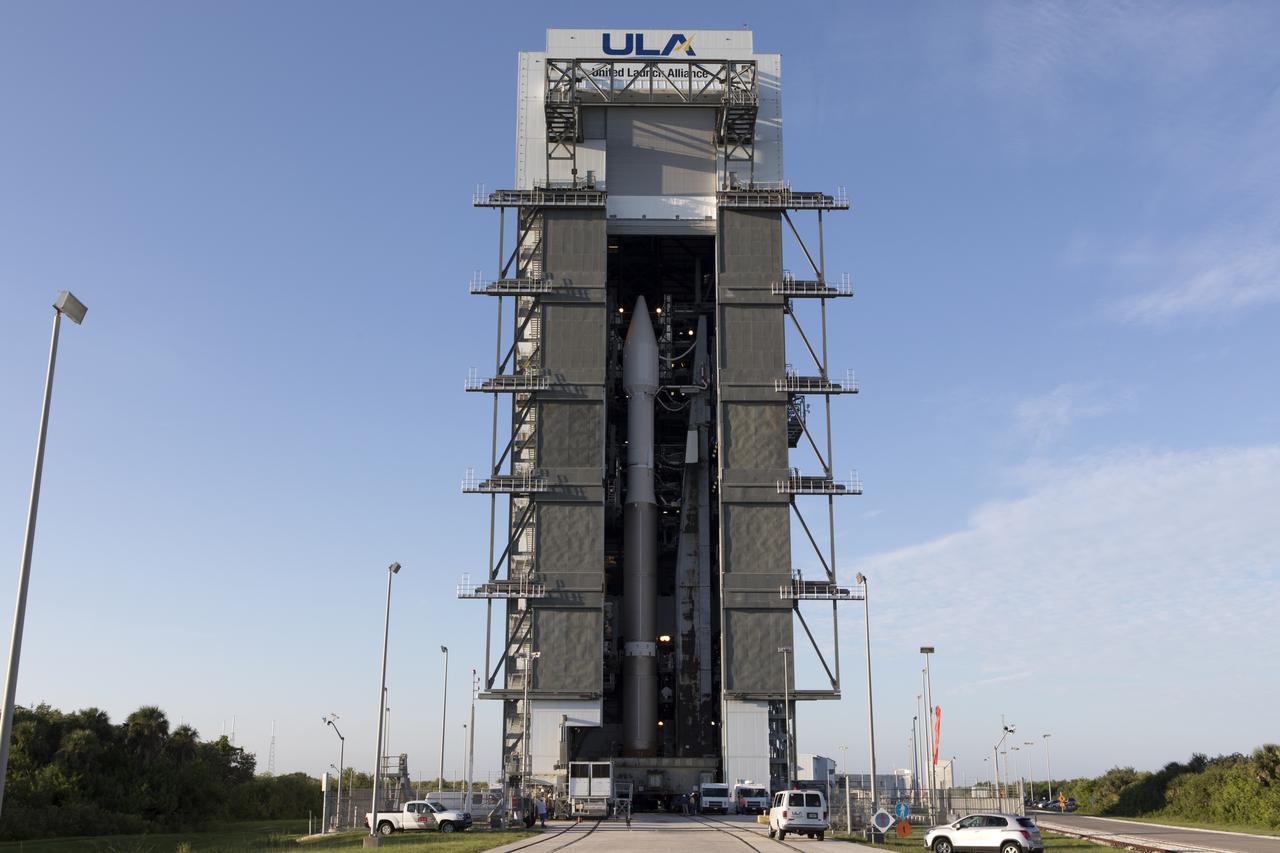 In the Vertical Integration Facility at Cape Canaveral Air Force Station in Florida, a United Launch Alliance Atlas V rocket is ready to be rolled to Space Launch Complex 41. The launch vehicle will send NASA's Tracking and Data Relay Satellite, TDRS-M to orbit. TDRS-M is the latest spacecraft destined for the agency's constellation of communications satellites that allows nearly continuous contact with orbiting spacecraft ranging from the International Space Station and Hubble Space Telescope to the array of scientific observatories. Liftoff atop a United Launch Alliance Atlas V rocket is scheduled to take place from Space Launch Complex 41 at Cape Canaveral Air Force Station at 8:03 a.m. EDT Aug. 18.