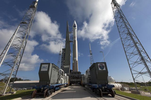 NASA image: TDRS-M Atlas V Rollout from VIF to Pad 41