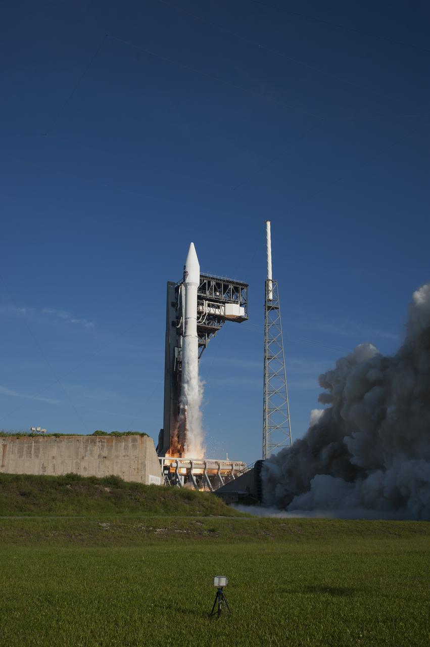A United Launch Alliance Atlas V rocket lifts off from Space Launch Complex 41 at Cape Canaveral Air Force Station in Florida, with NASA's Tracking and Data Relay Satellite, TDRS-M. TDRS-M. Liftoff was at 8:29 a.m. EDT. TDRS-M is the latest spacecraft destined for the agency's constellation of communications satellites that allows nearly continuous contact with orbiting spacecraft ranging from the International Space Station and Hubble Space Telescope to the array of scientific observatories.
