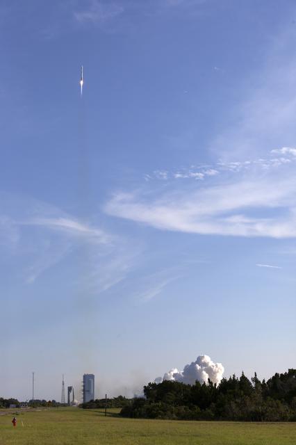 NASA image: TDRS-M Liftoff